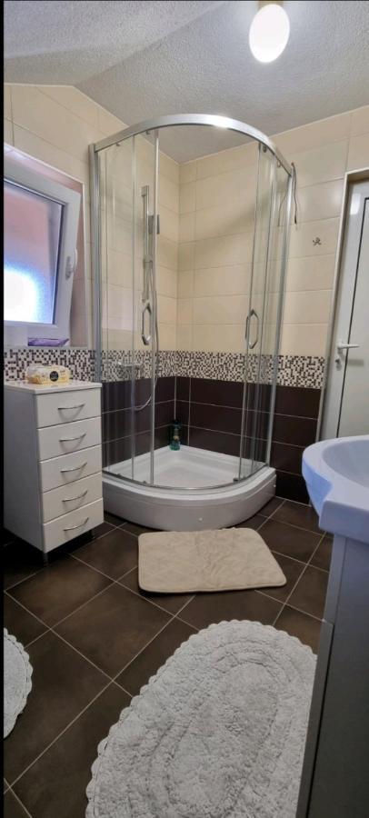 Apartman Avram Kotor Varos Екстериор снимка