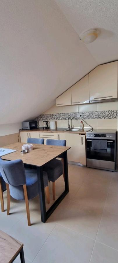 Apartman Avram Kotor Varos Екстериор снимка