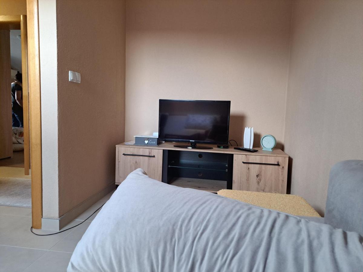 Apartman Avram Kotor Varos Екстериор снимка