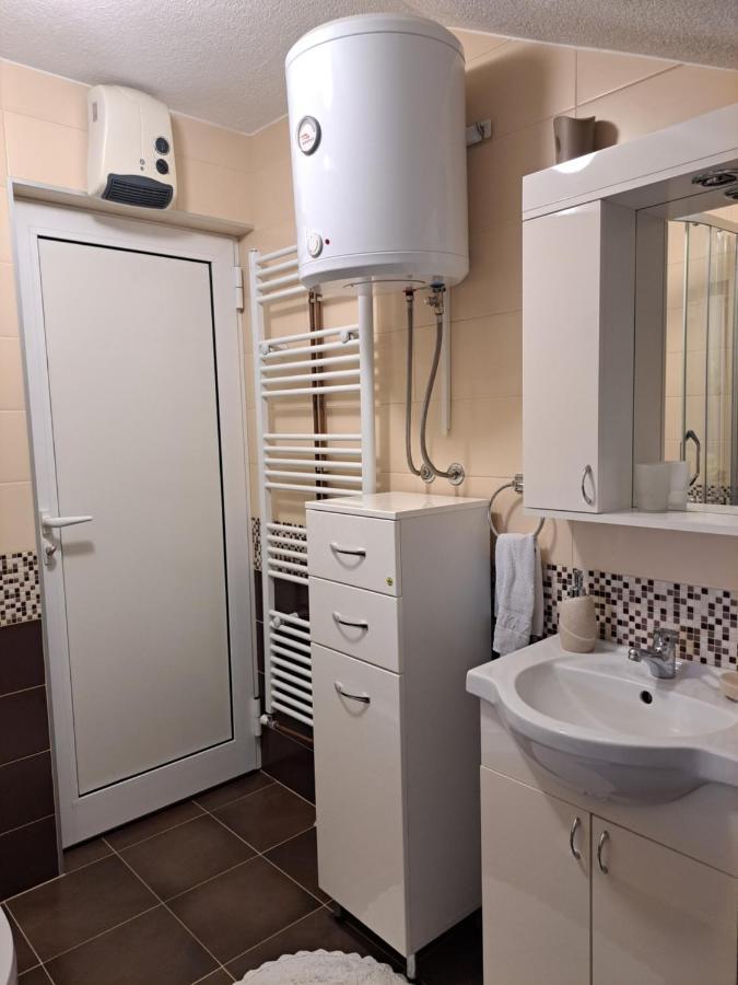 Apartman Avram Kotor Varos Екстериор снимка