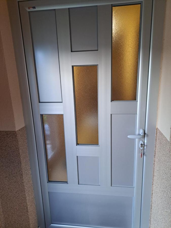 Apartman Avram Kotor Varos Екстериор снимка